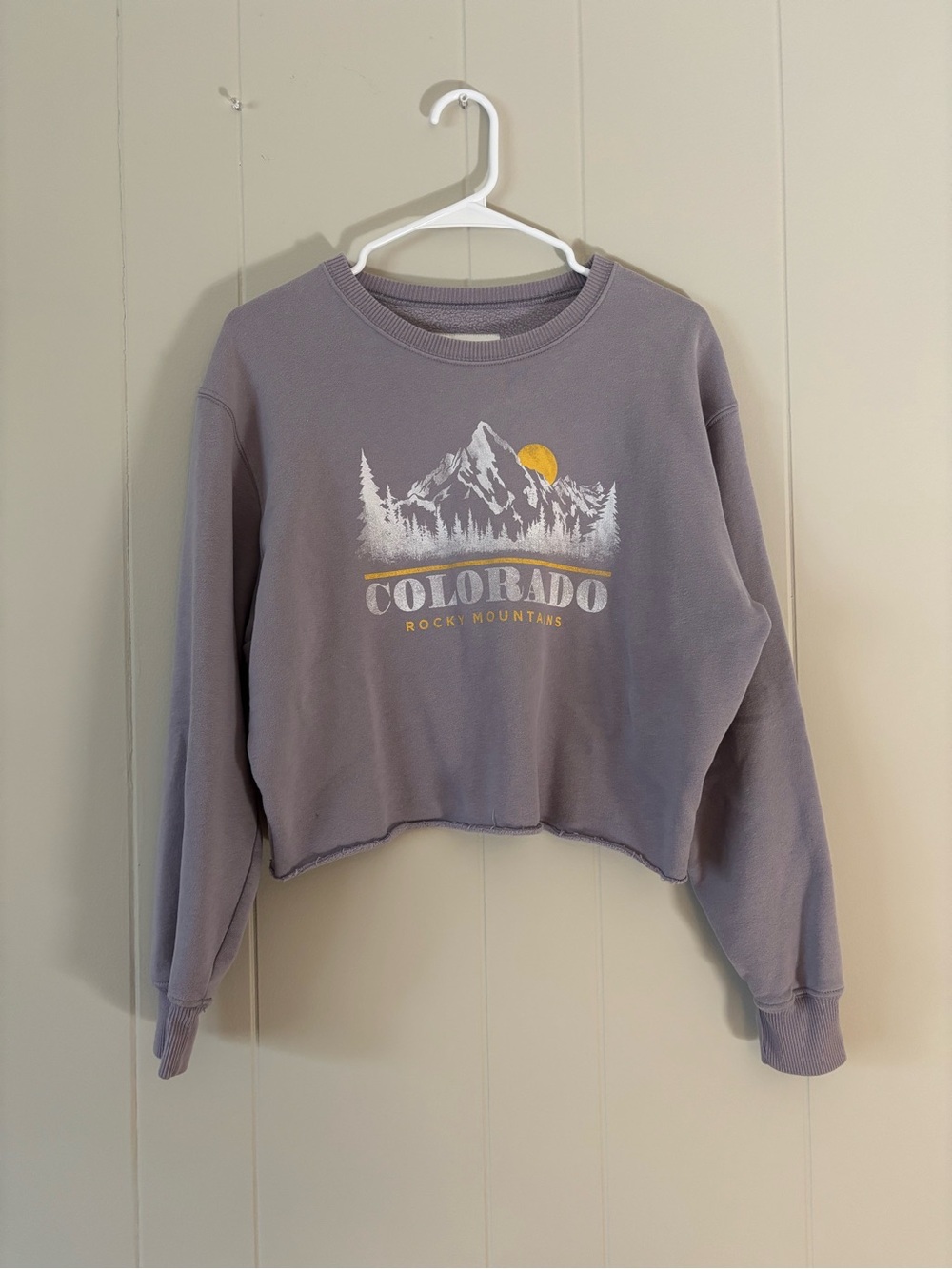 Colorado Rocky Mountains Hollister Cropped Sweatshirt
